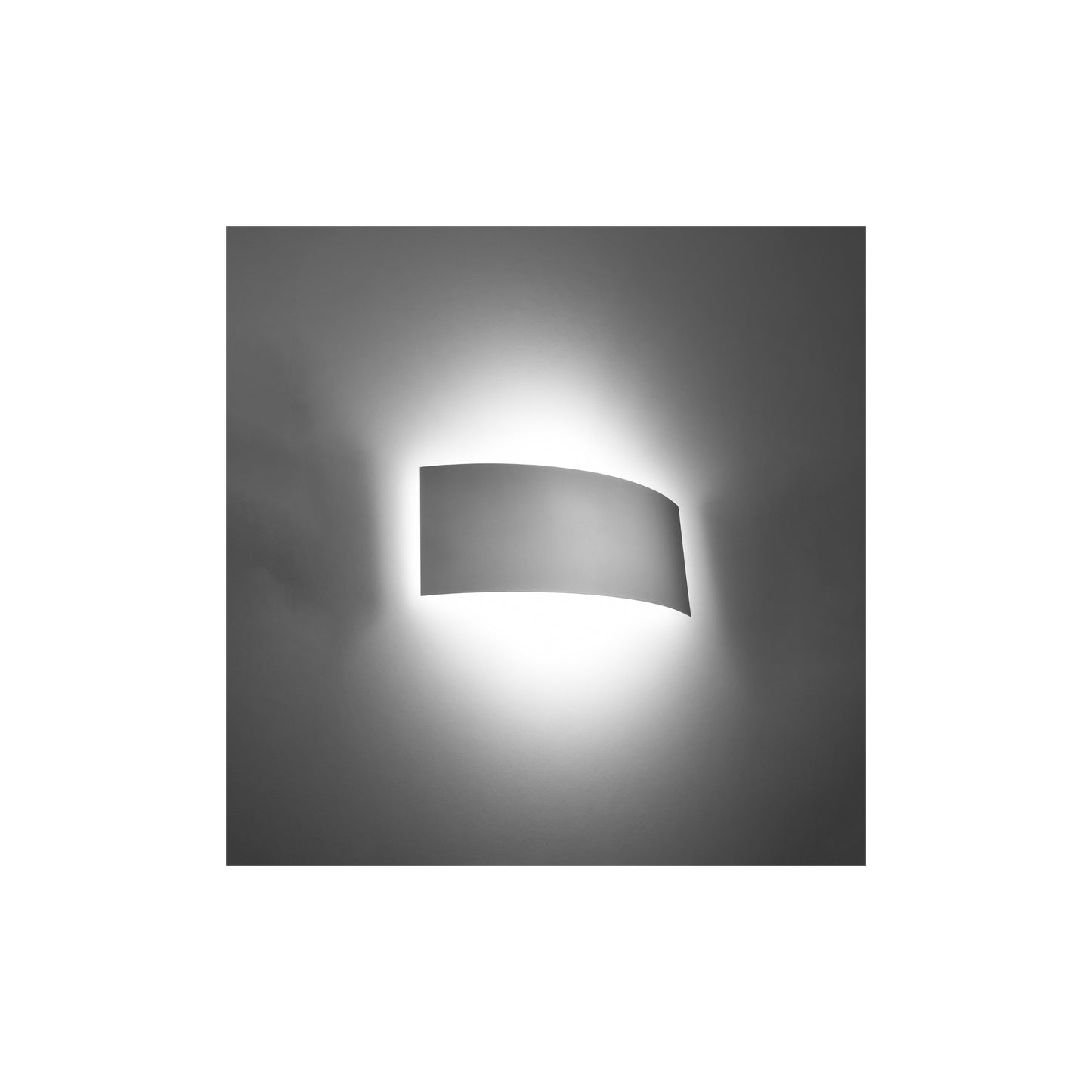 Magnus Wall Light