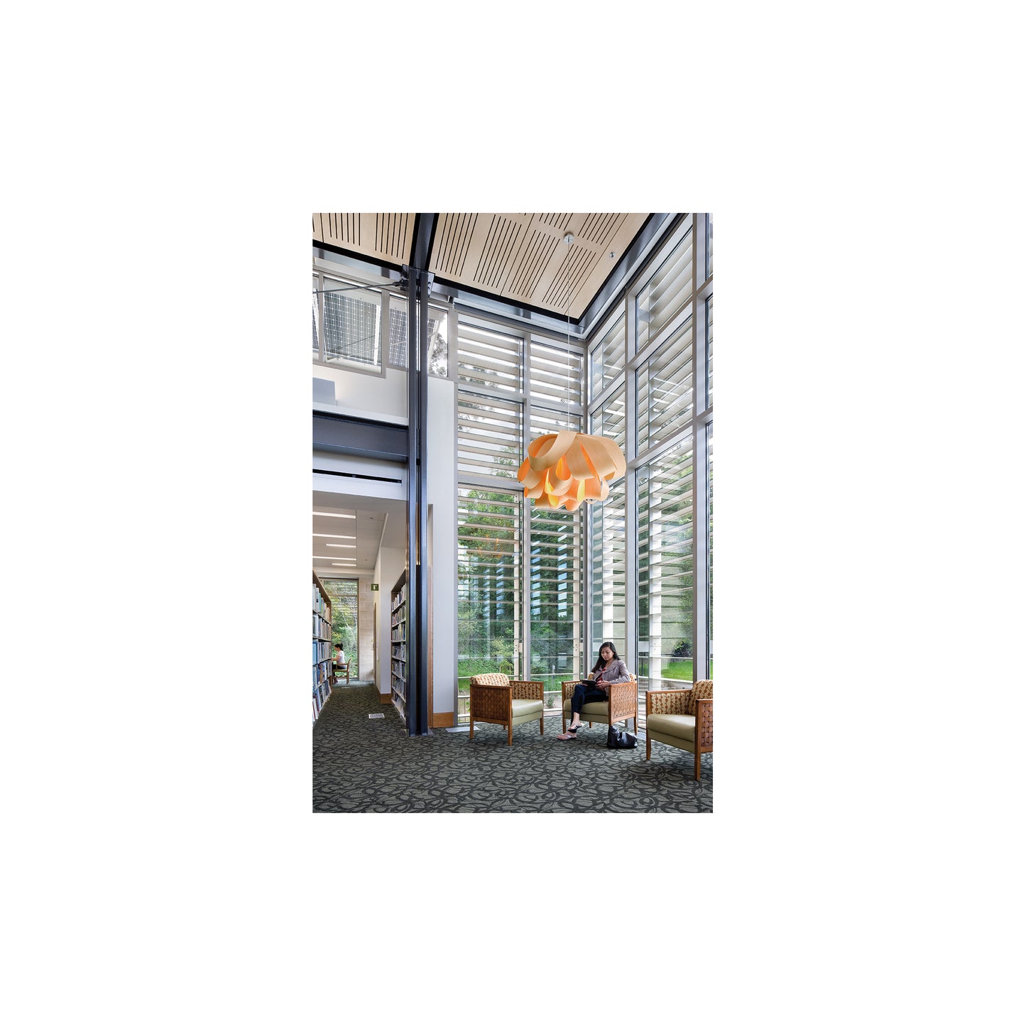 Agatha Small Pendant with Elegant Interlacing Whorls