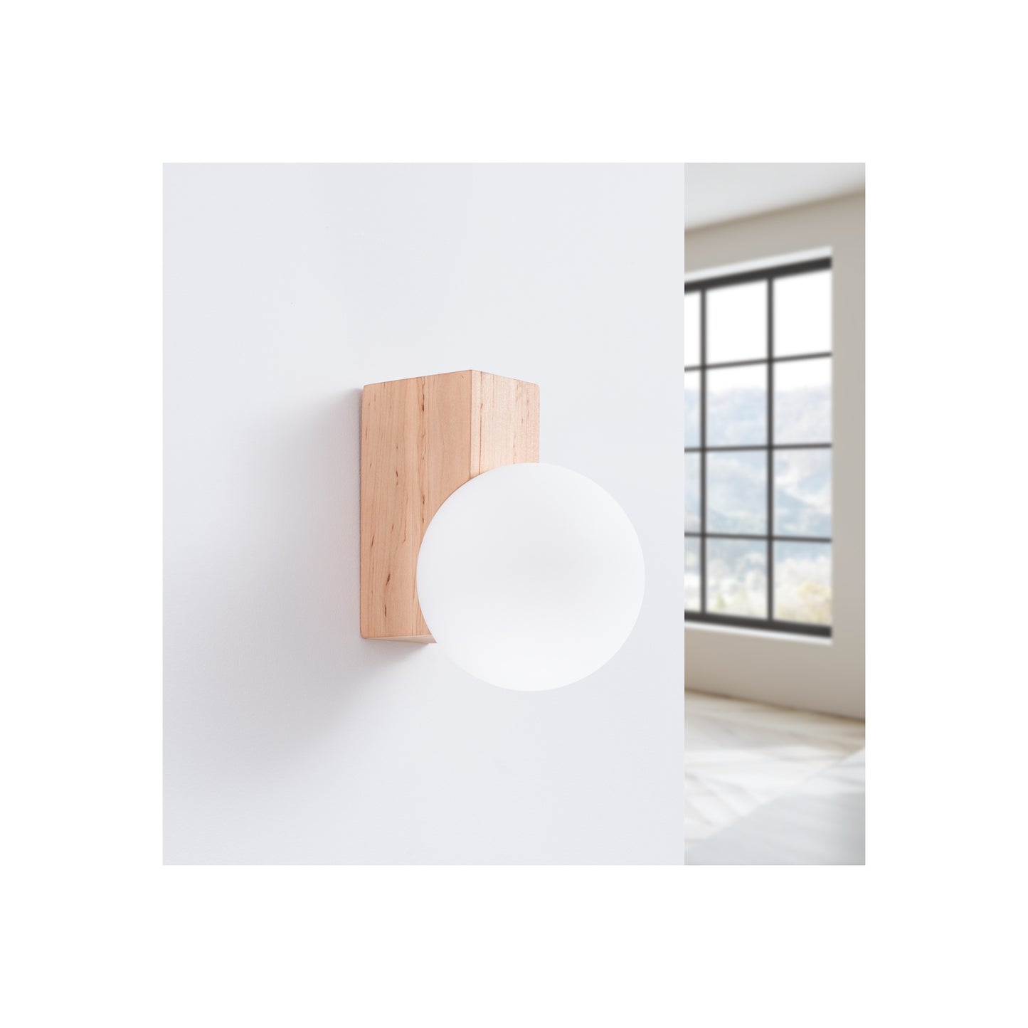 Bulbo Wall Light in Natural Wood