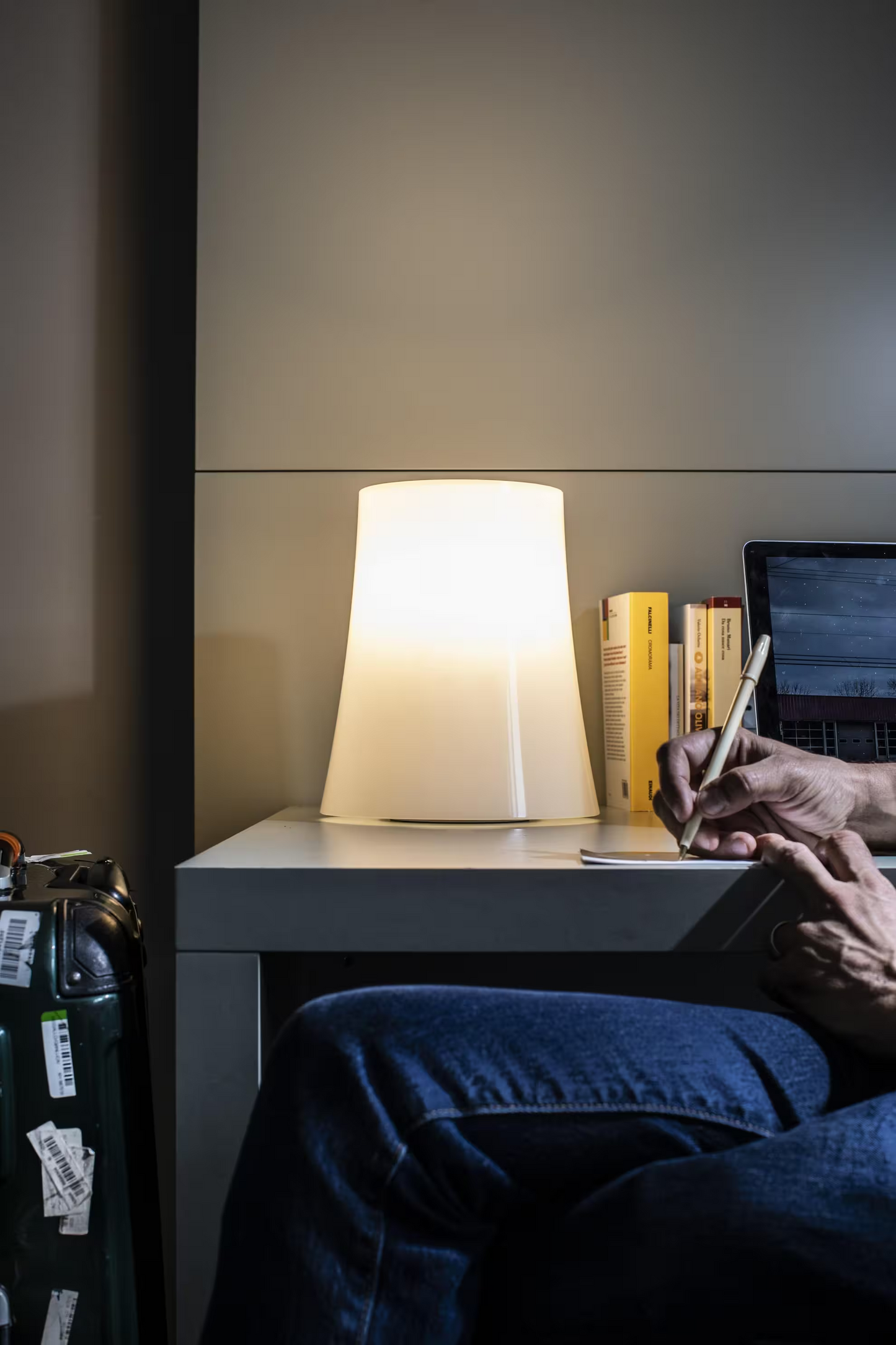 Birdie Zero Grande Table Lamp