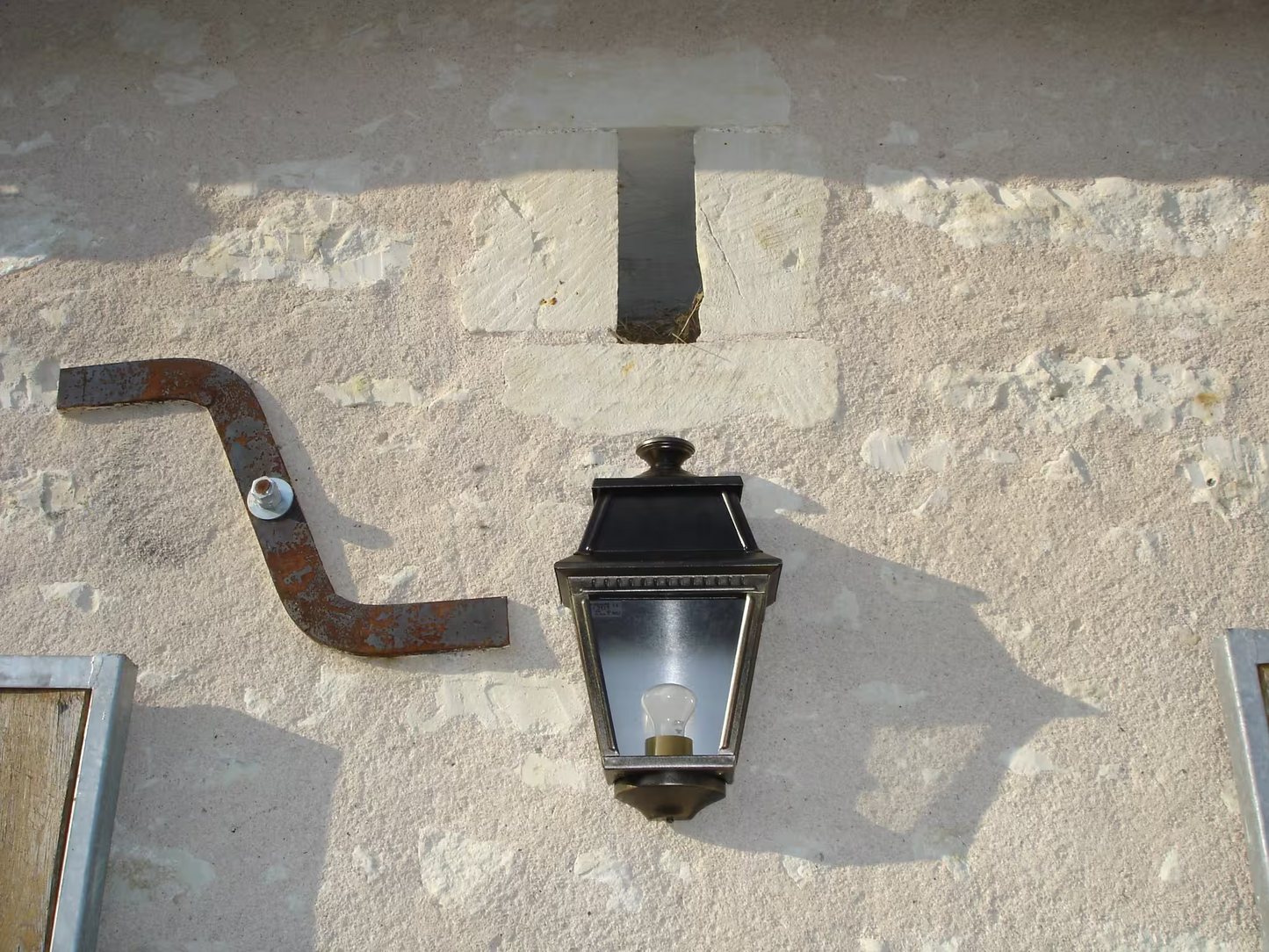 Avenue 2 Model 3 Clear Glass E27 Wall Bracket with Spot-Welded Sheet Metal