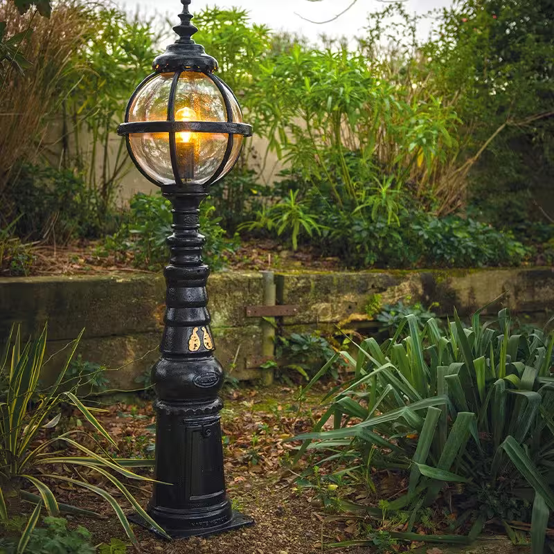 Victorian style globe pedestal light in cast iron 1.59m