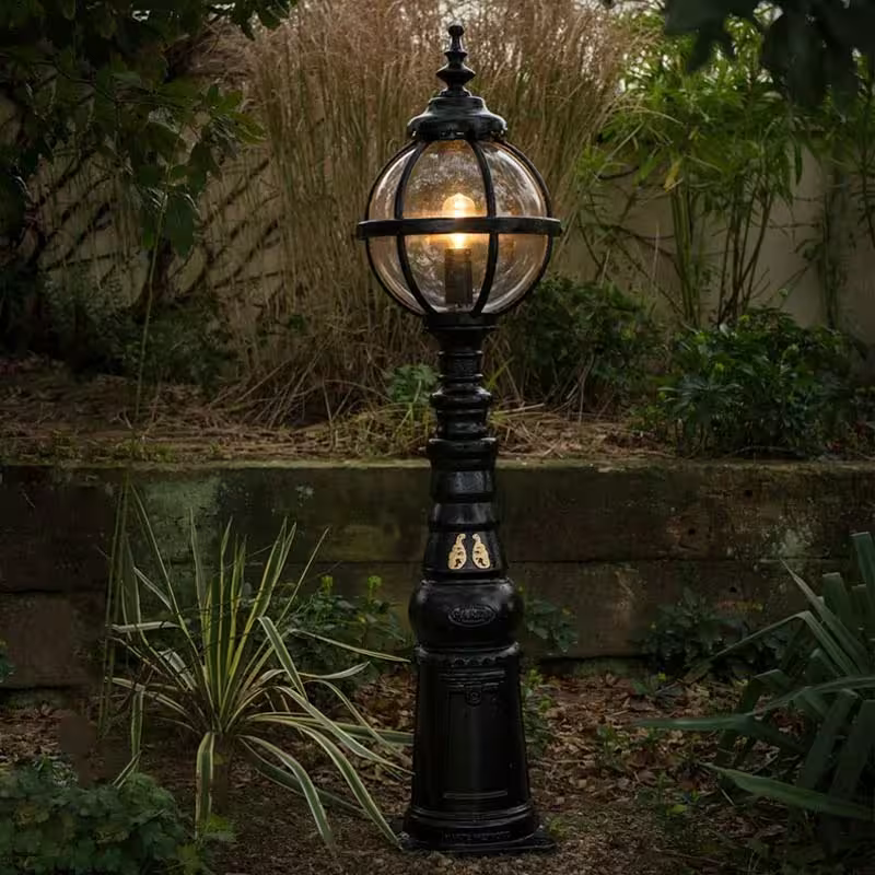 Victorian style globe pedestal light in cast iron 1.59m