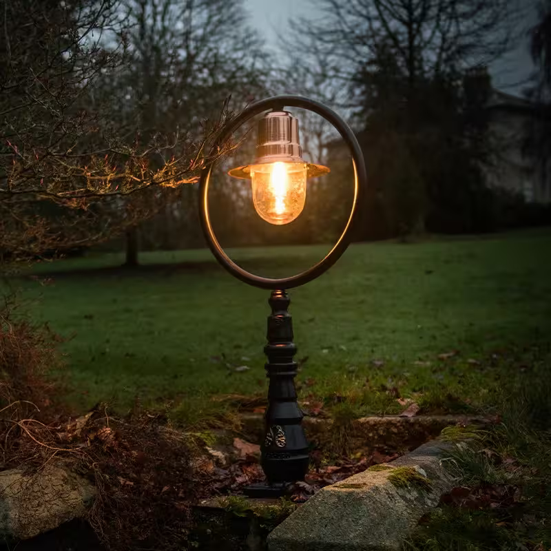 Classic Railway Style Pedestal Light In Cast Iron And Steel 1.21M