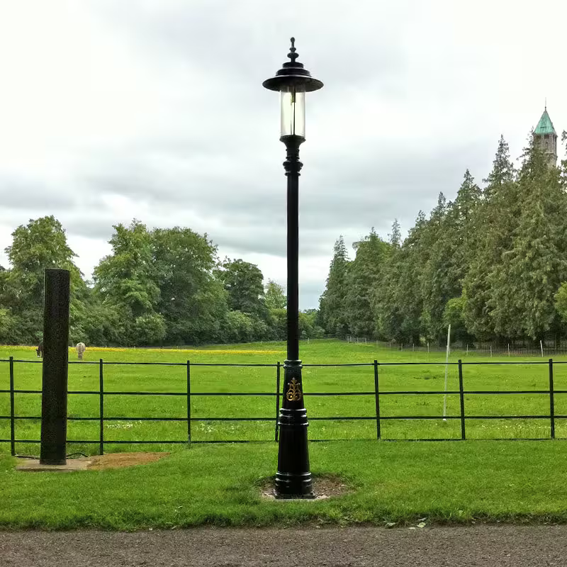 Georgian Style Lamp Post In Cast Iron And Steel 3.5M