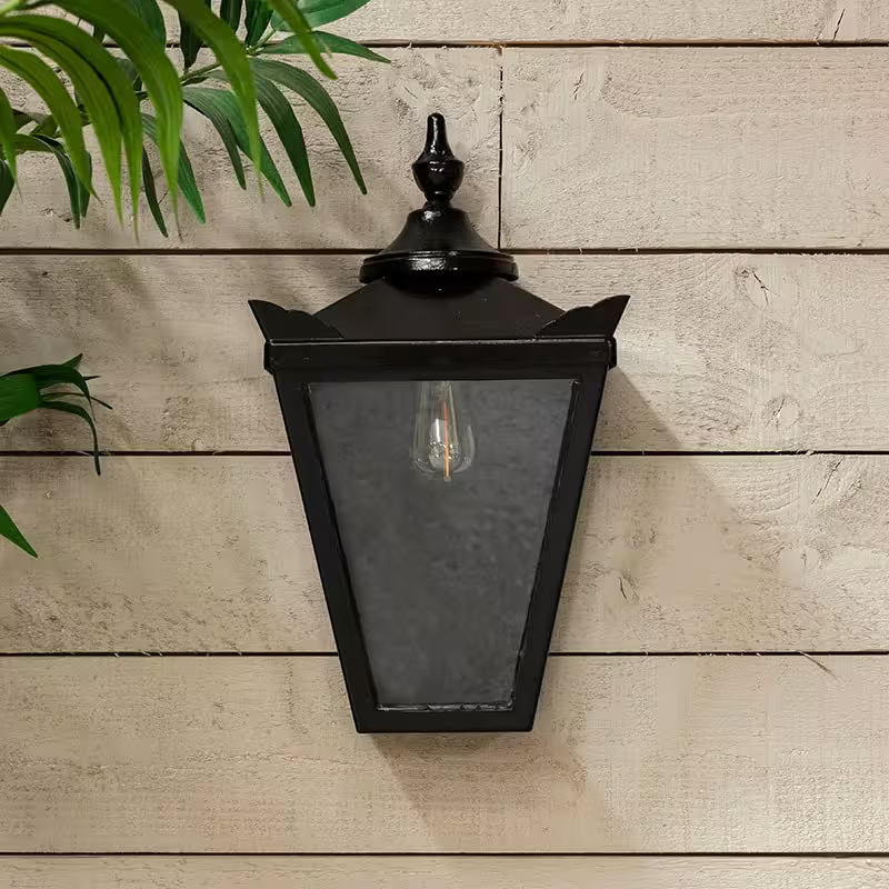 Victorian Traditional Bulkhead Light 0.56M