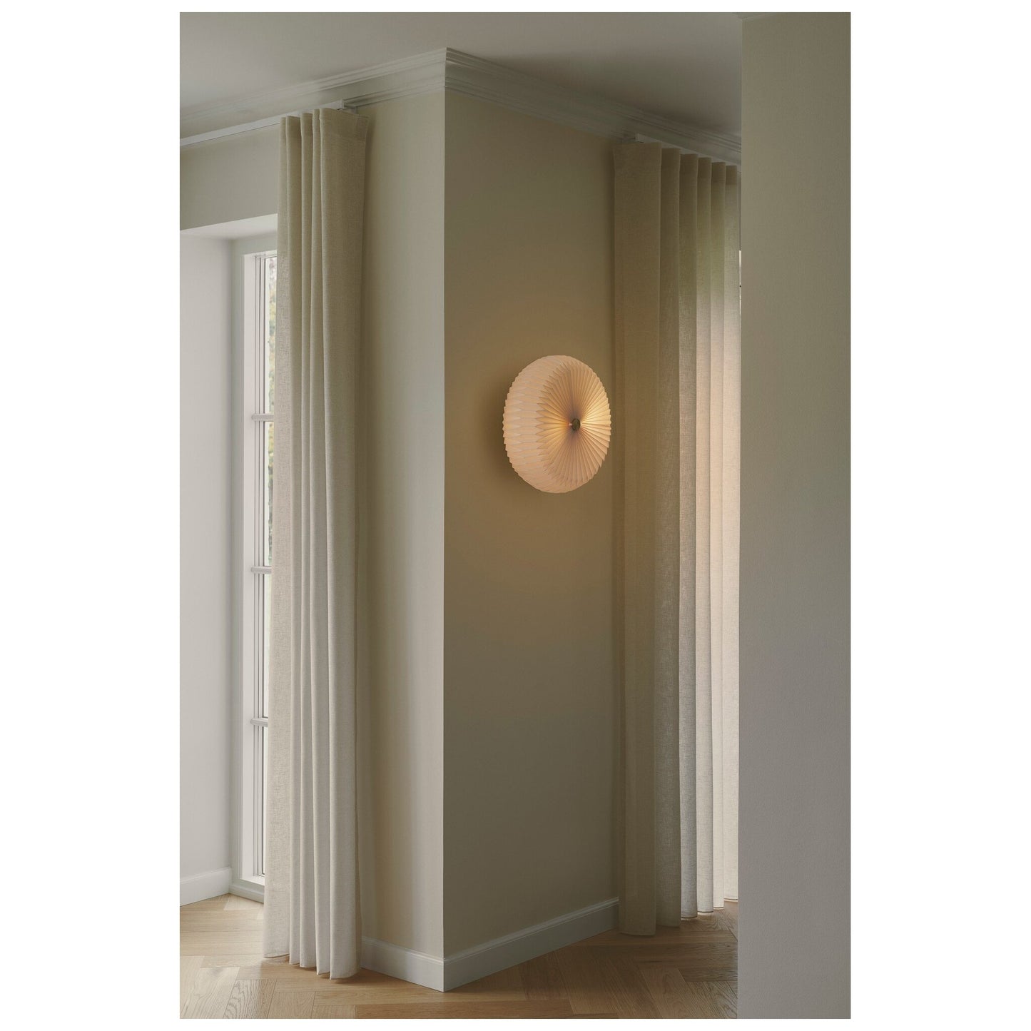 Belloy 40 Ceiling Light in White