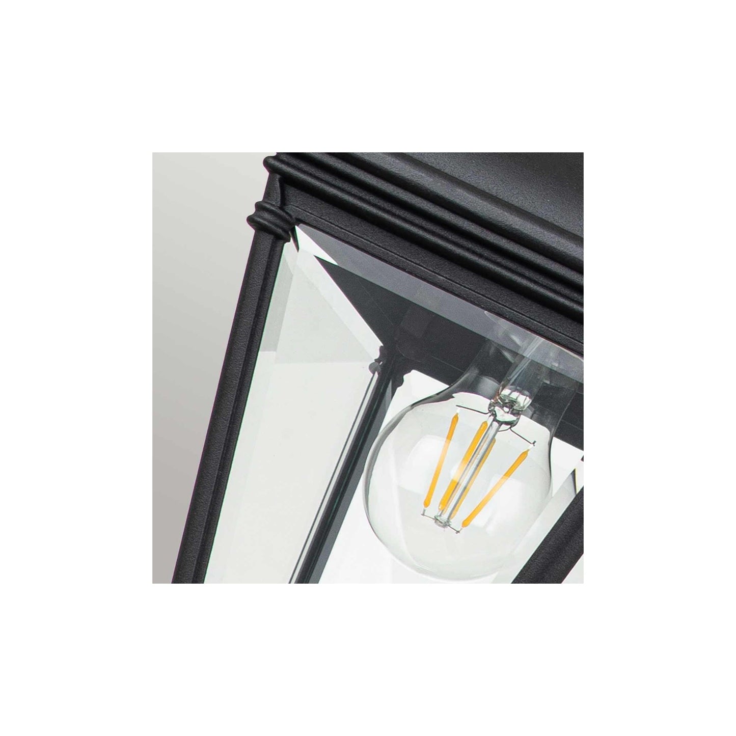 Bayview 1-Light Medium Chain Lantern in Black