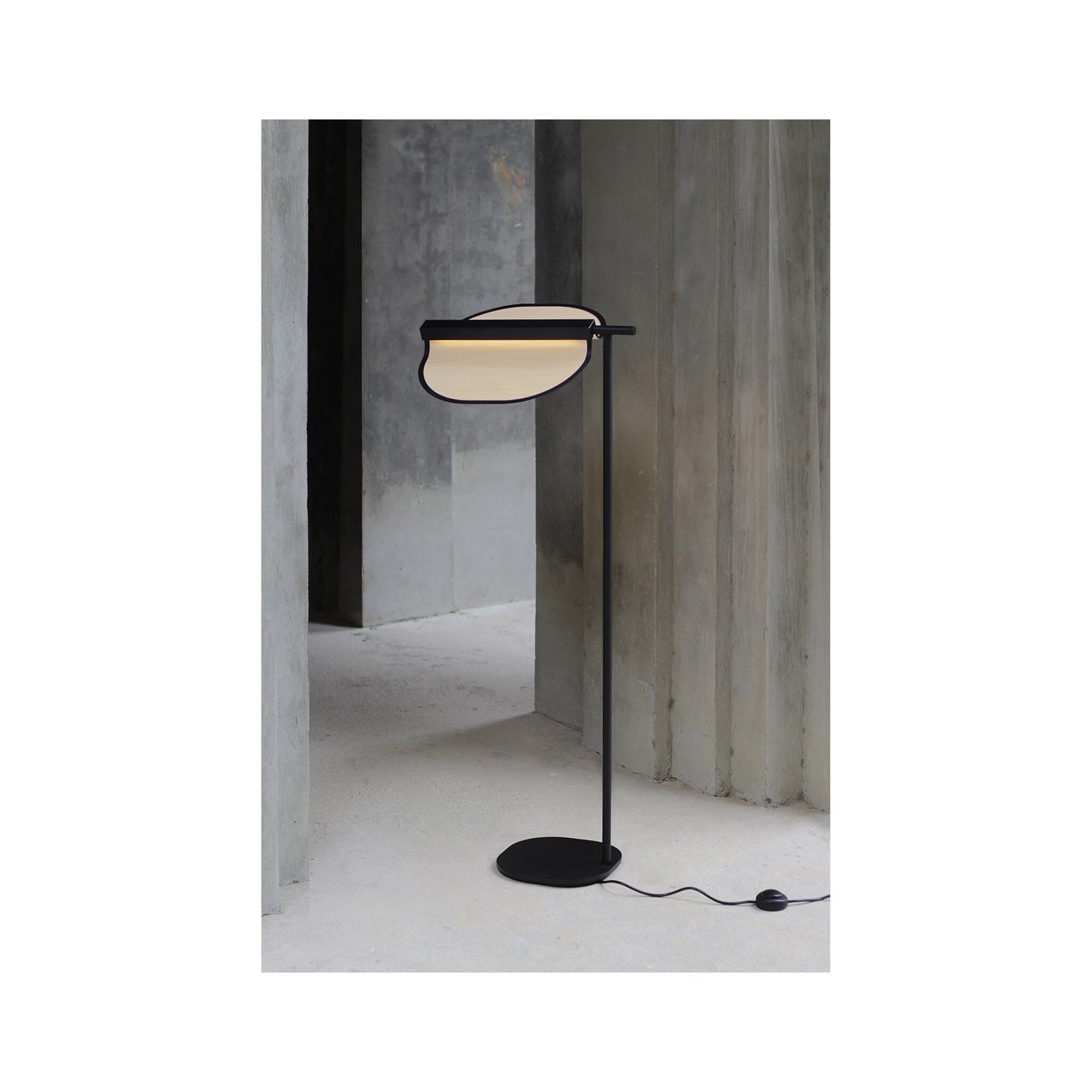 Omma Floor Lamp