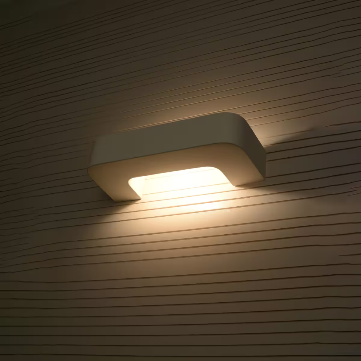 Magnet Ceramic Wall Light