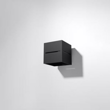 Lobo Wall Light