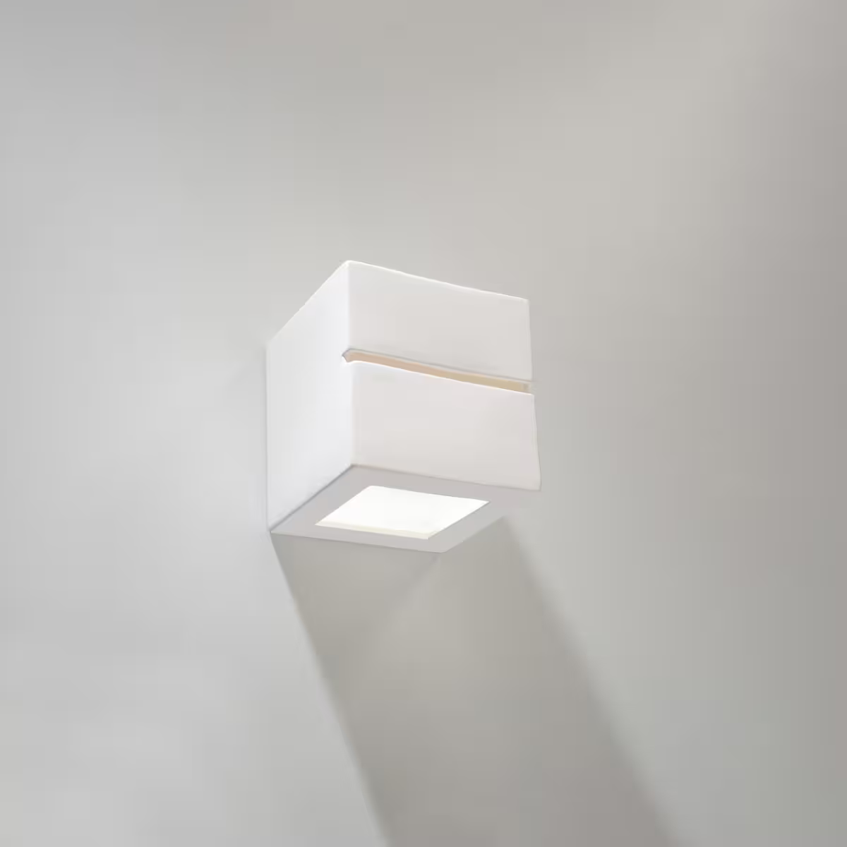 Leo Line Wall Light in White