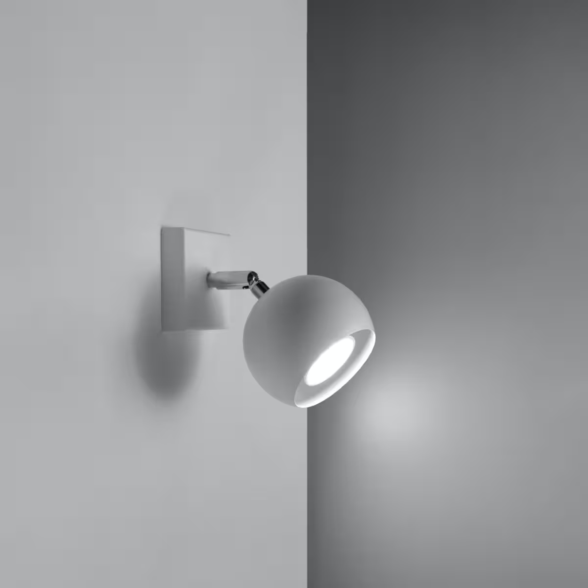 Oculare Wall Light