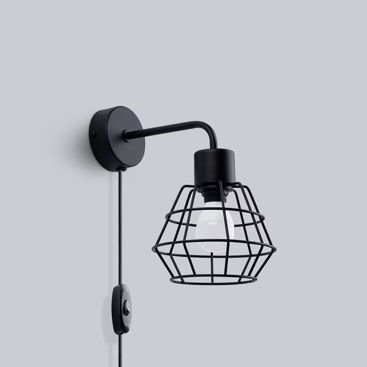 Suba Wall Light in Black