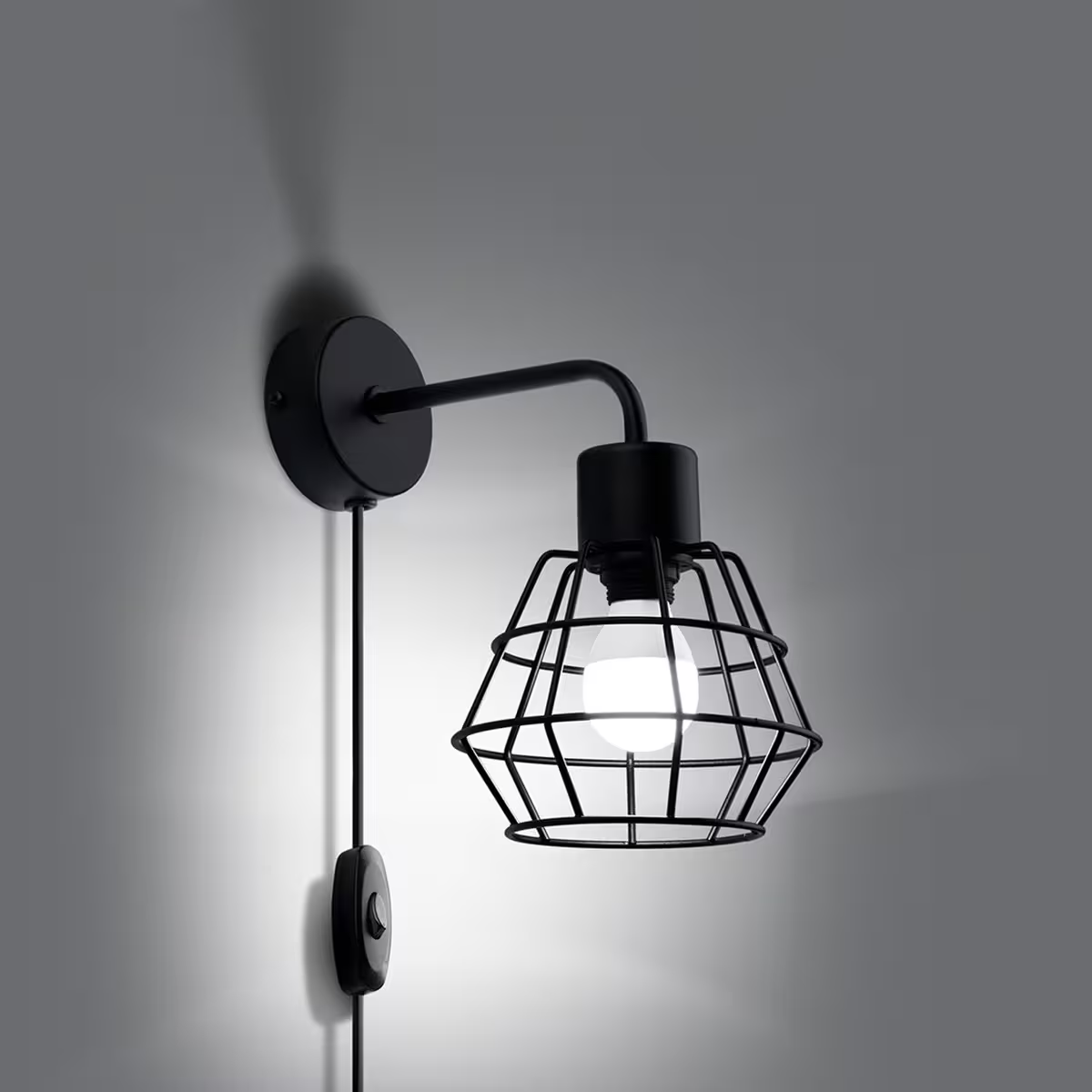 Suba Wall Light in Black