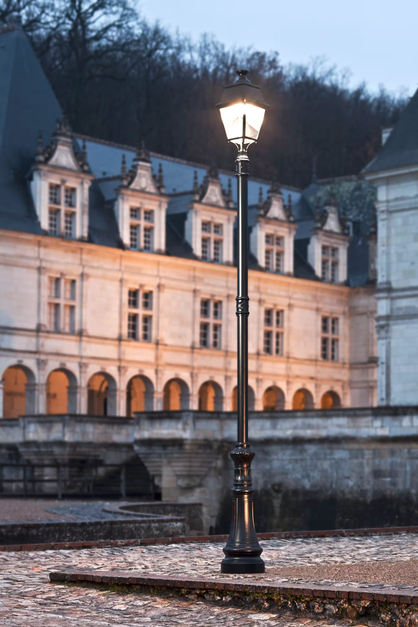 Avenue 4 Large Clear Glass E27 Street Lamp