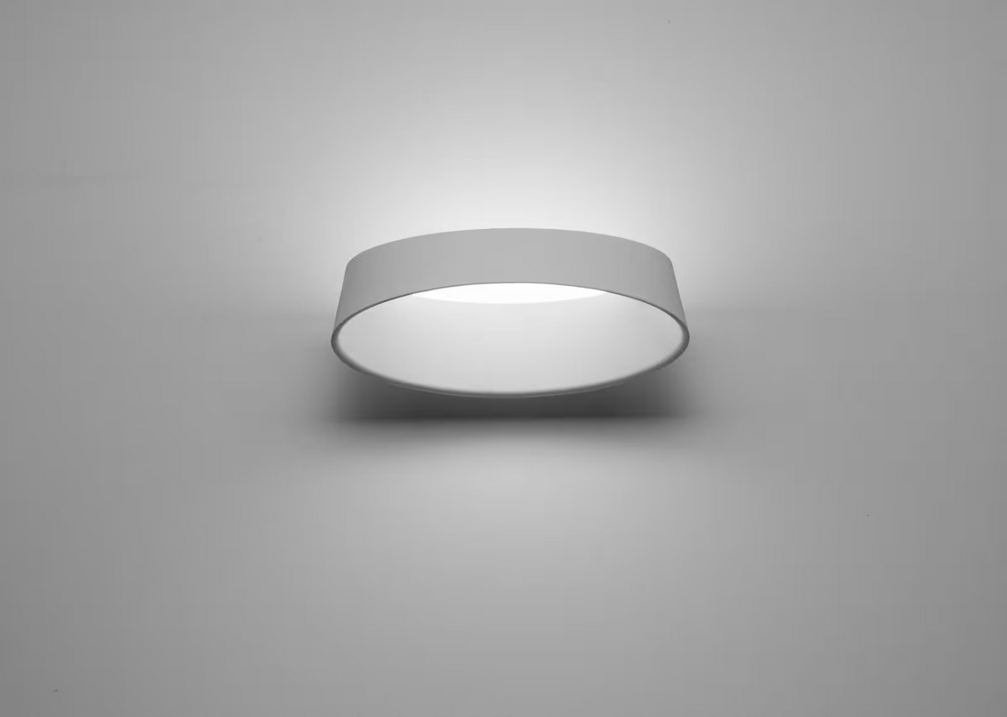 Oxygen W1 LED Wall Light with Minimalist Design