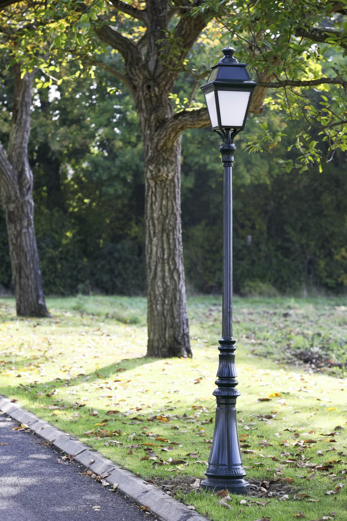 Avenue 3 Model 7 Clear Glass Lamp Post
