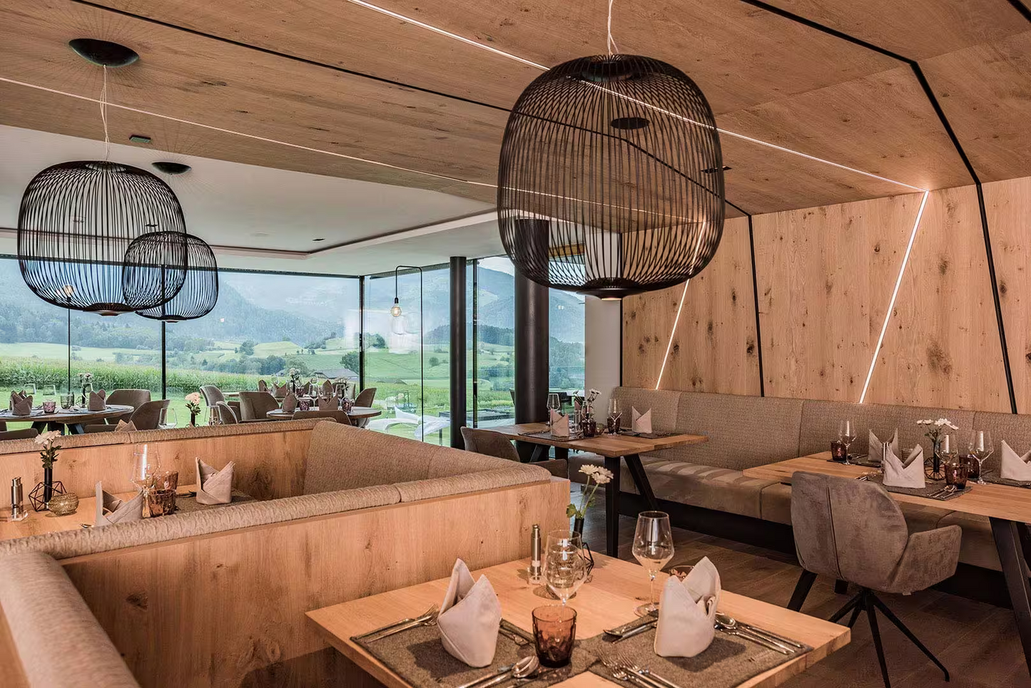 Spokes 2 LED Pendant