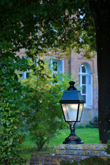 Roger Pradier Avenue 4 Pedestal Lantern