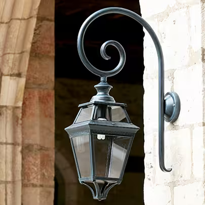 Place Des Vosges 3 Clear Glass Swan Neck Wall Bracket