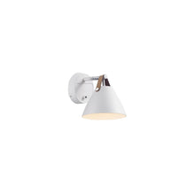 Strap 15 Wall Light with Leather Detail