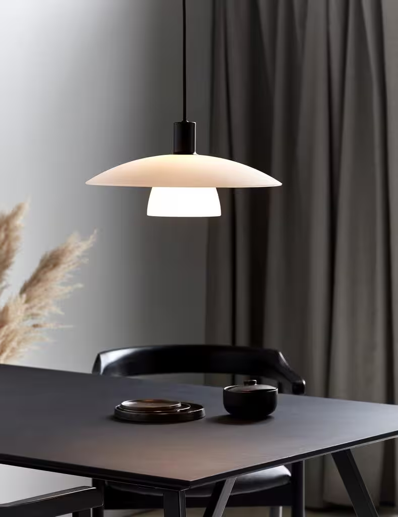 Verona Single Pendant Black