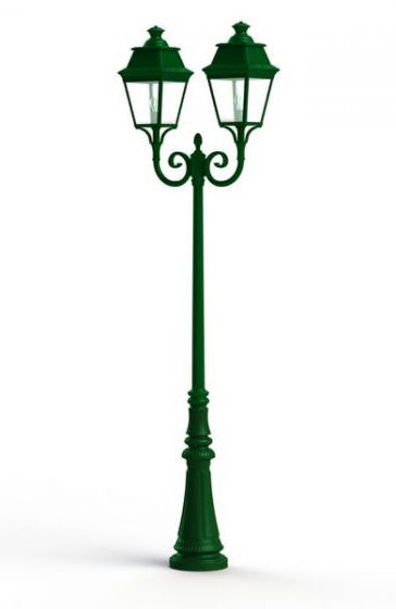 Avenue 3 Model 8 Clear Glass Lamp Post