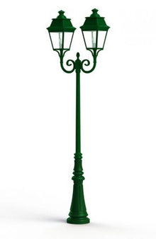 Avenue 3 Model 8 Clear Glass Lamp Post