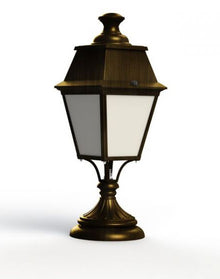 Roger Pradier Avenue 4 Post Top Lantern