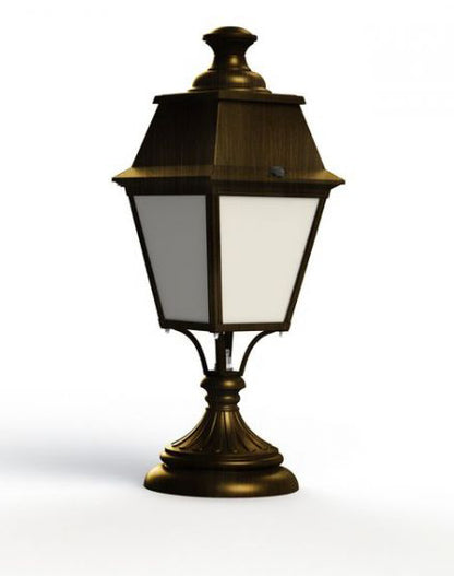 Roger Pradier Avenue 4 Post Top Lantern