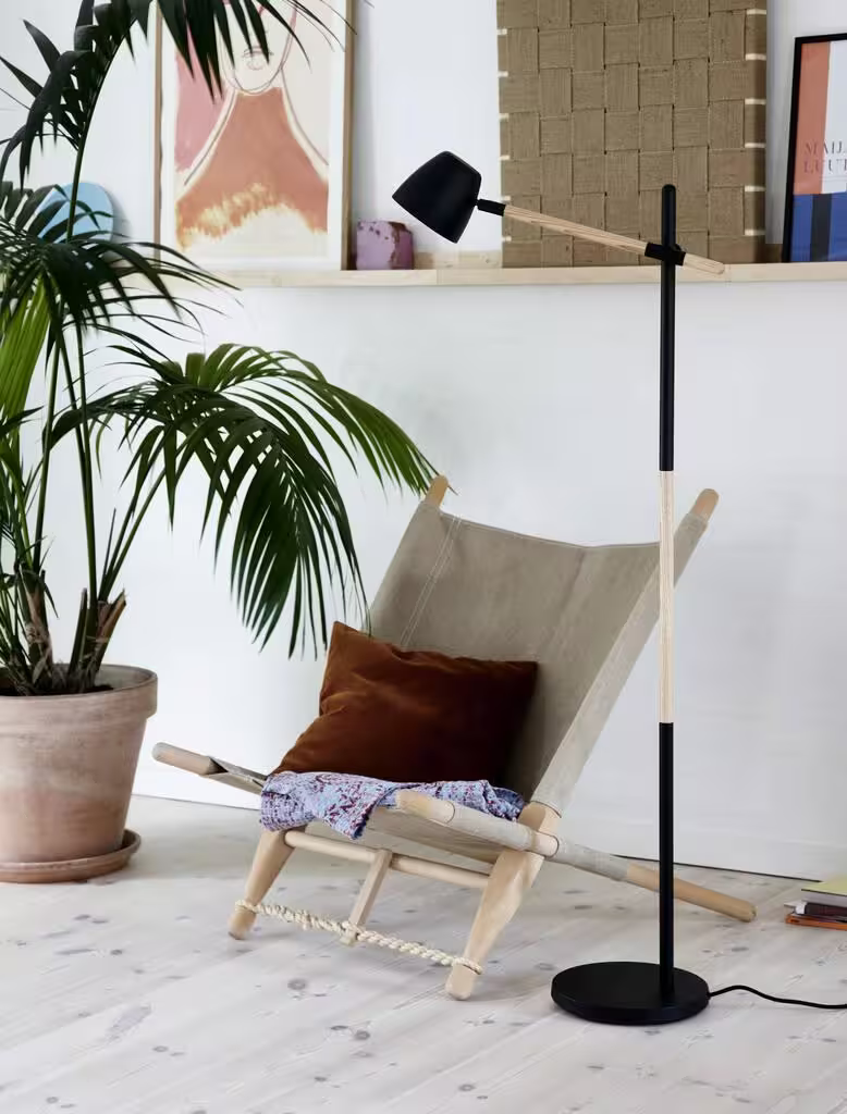 Theo Floor Lamp Black & Wood
