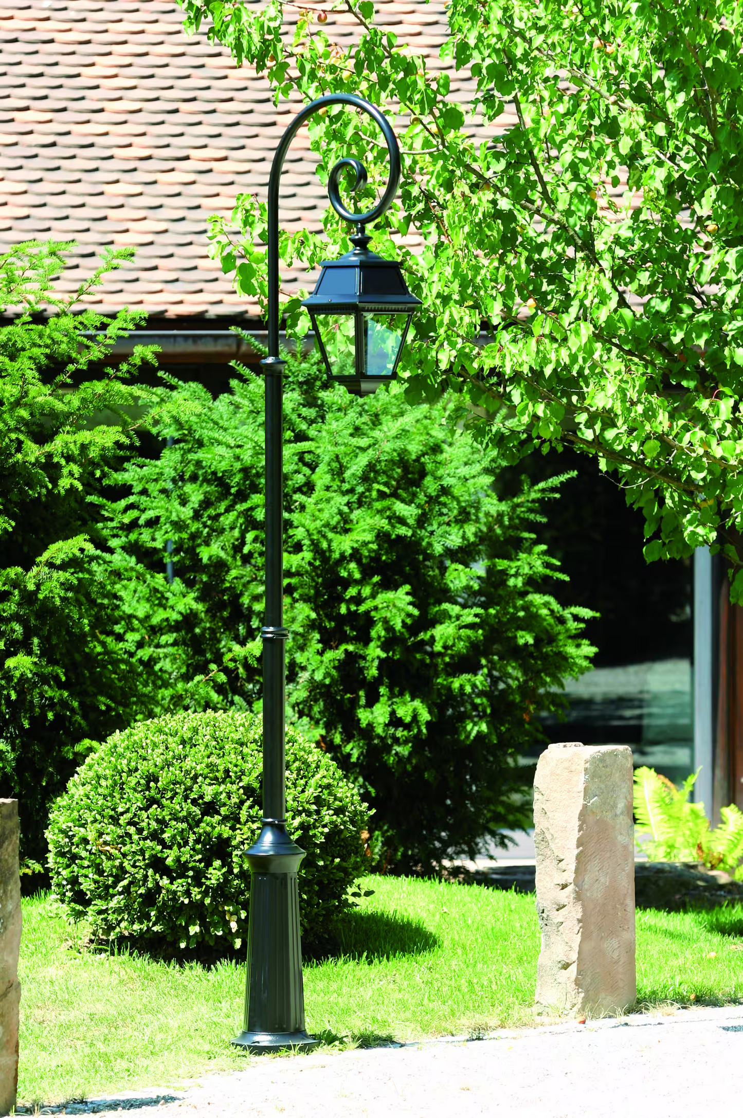 Avenue 2 Model 8 Clear Glass Lamp Post
