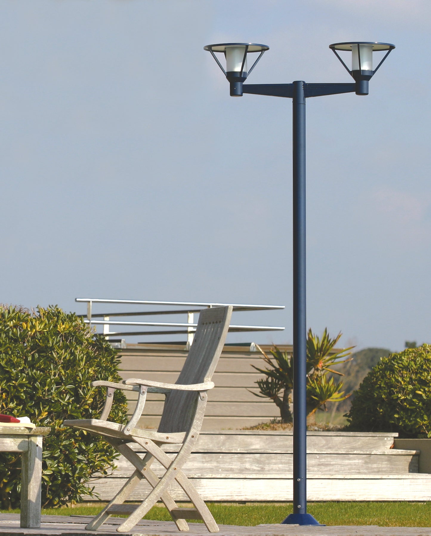Roger Pradier Bermude Twin Post Light