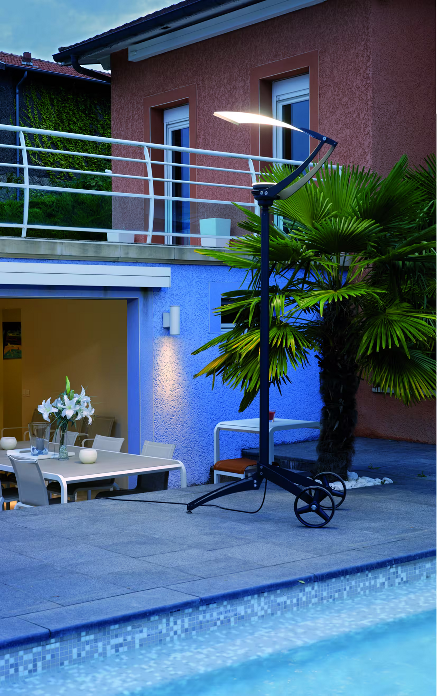 Equix Toughened Borosilicate Glass LED Portable Light with Aluminium Head and Pole