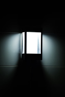 Tetra Model 1 Clear Glass E27 Wall Bracket with Extruded Aluminium Profile