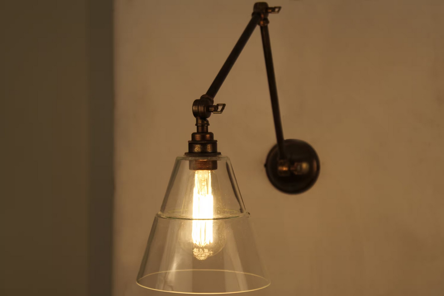 Lyx Cone Adjustable Arm Poster Light