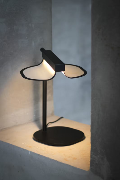 Omma 1 Leaf Table Lamp