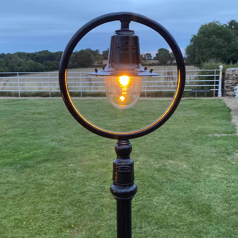 Classic Railway Style Lamp Post In Cast Iron And Steel 1.49M