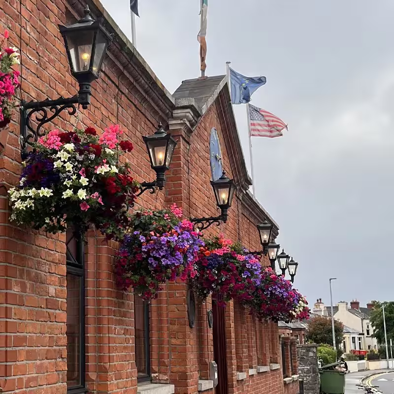 Victorian Traditional Cast Iron Wall Light With Decorative Arm 0.97M