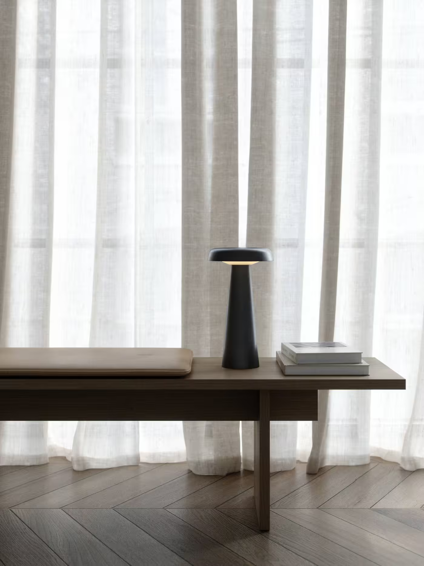 Arcello Rechargeable Table Lamp