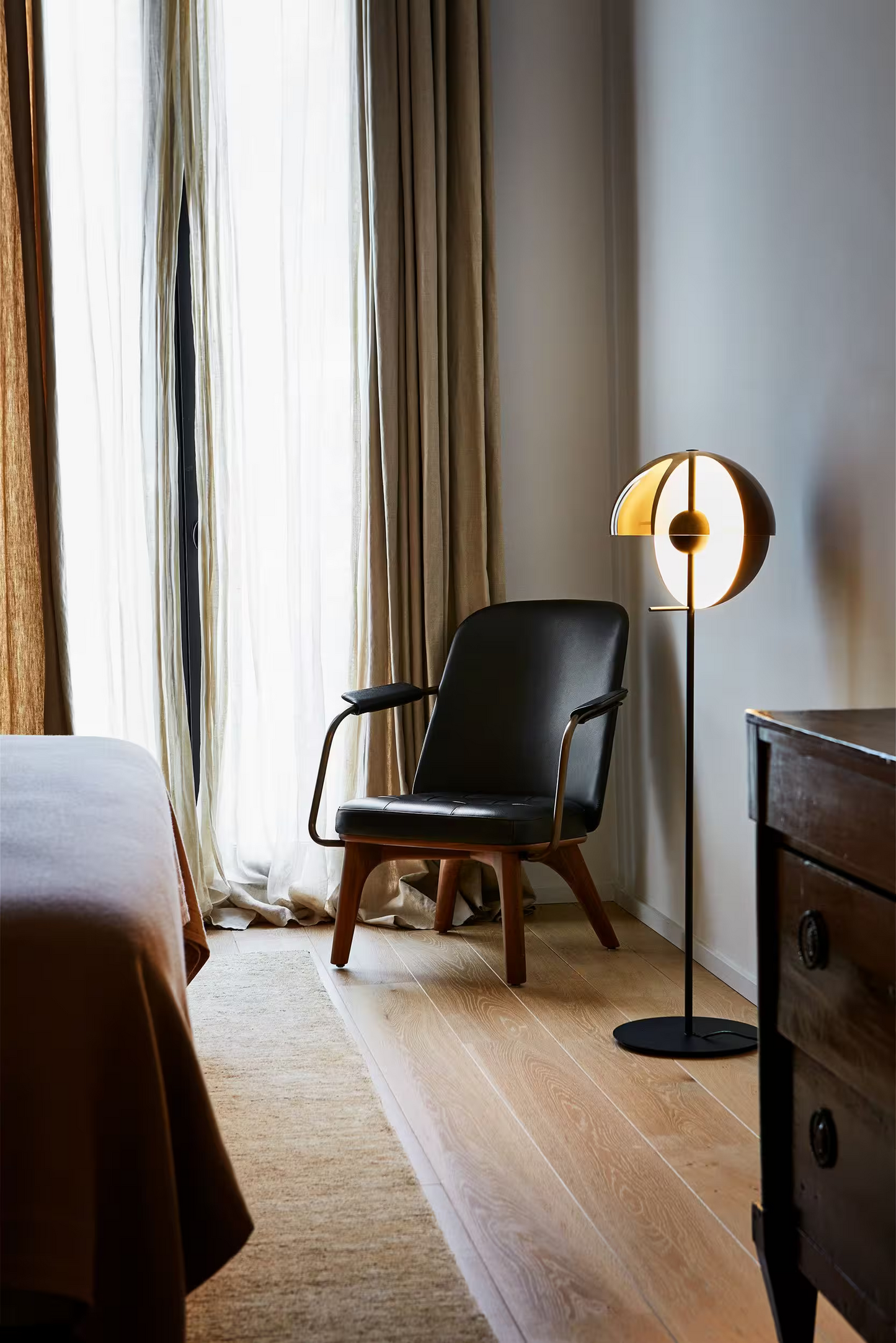 Theia P LED Floor Lamp