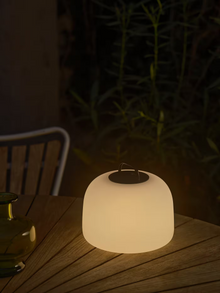 Kettle 22 Outdoor Light White