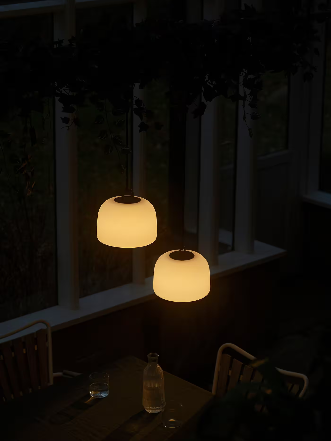 Kettle 22 Outdoor Light White