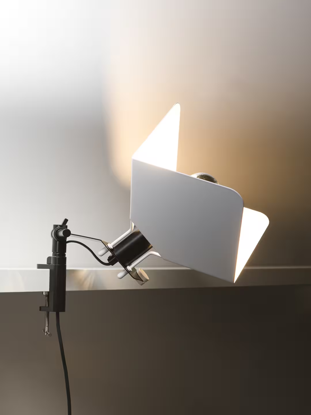 Triedro Morsetto Table & Wall Light
