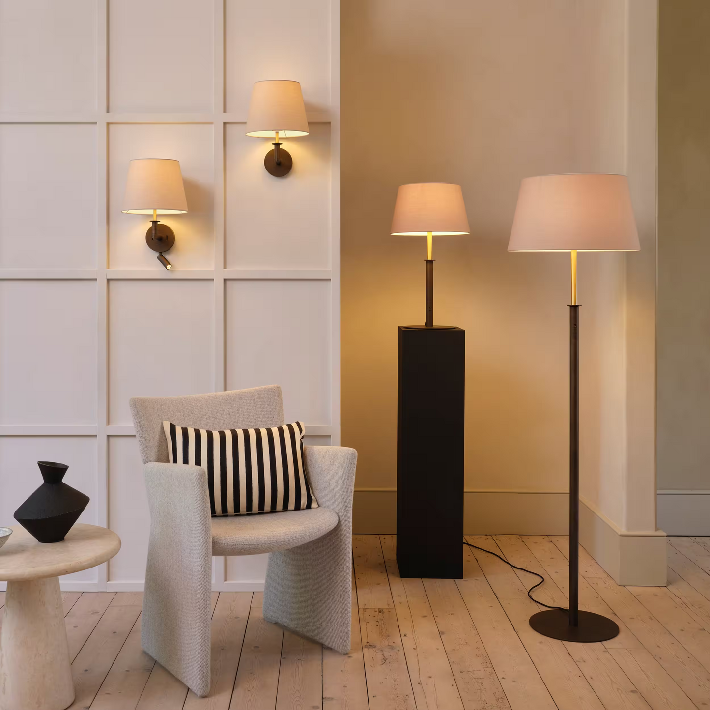 Club Table Lamp in Bronze/Natural Brass