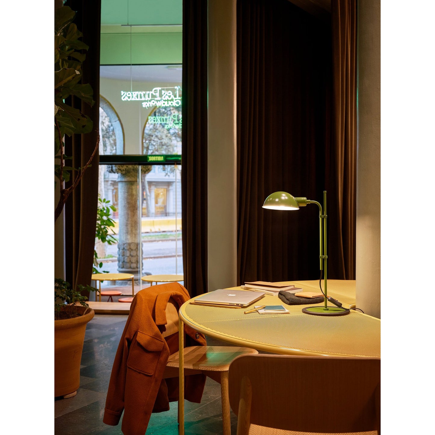 Funiculi S Table Lamp