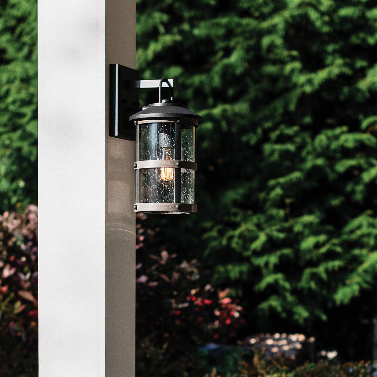 Quintiesse Lakehouse Outdoor Wall Light